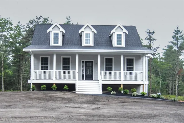 $785,000 | 140 Tispaquin Street, Middleboro, MA 02346