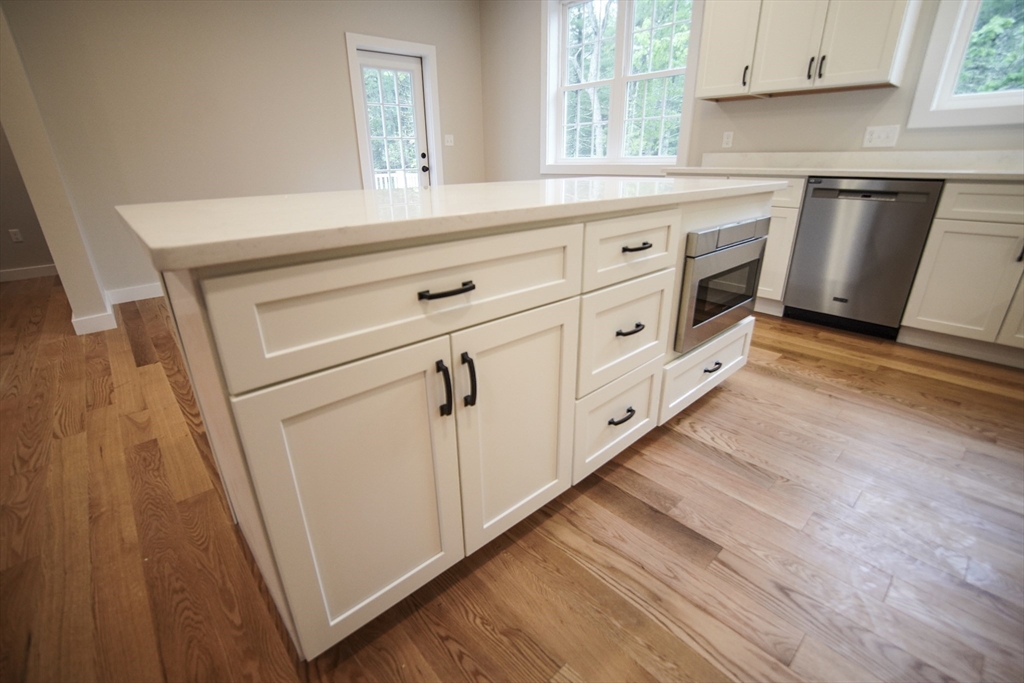 140 Tispaquin Street Middleboro, MA 02346 - Photo 11 of 39