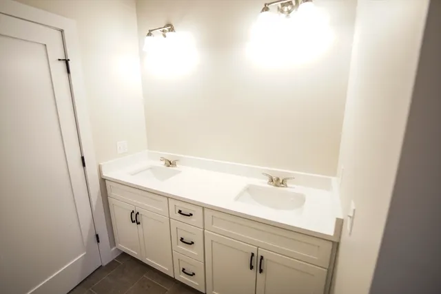 $785,000 | 140 Tispaquin Street, Middleboro, MA 02346