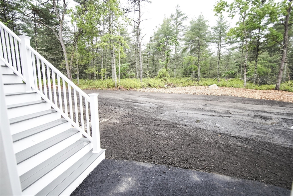 140 Tispaquin Street Middleboro, MA 02346 - Photo 5 of 39