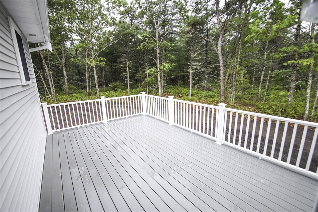 140 Tispaquin Street Middleboro, MA 02346 - Photo 6 of 39