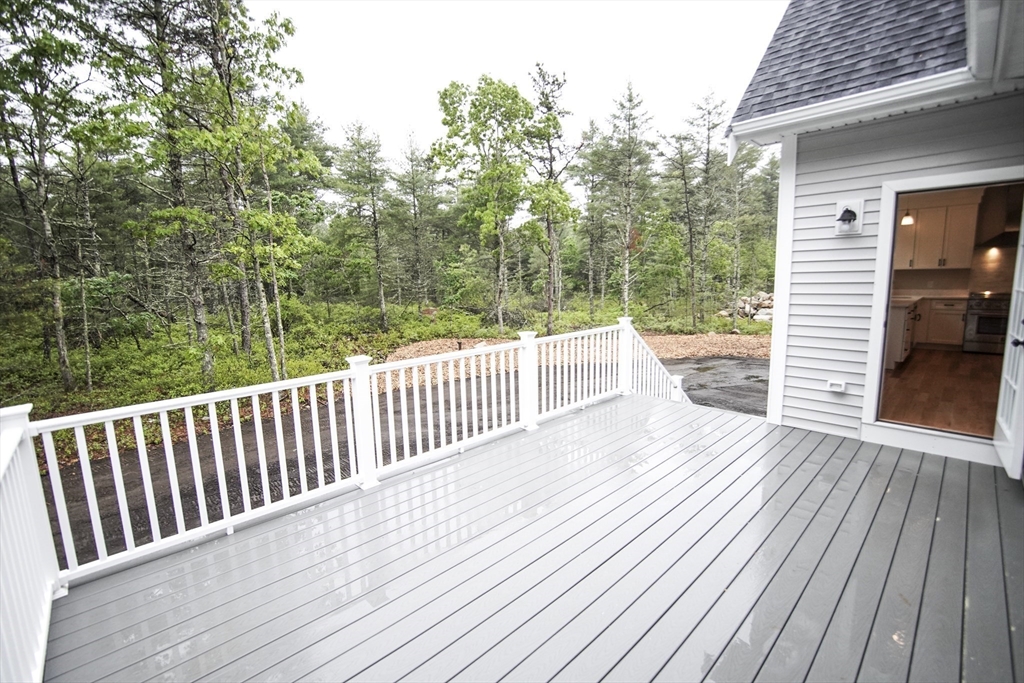 140 Tispaquin Street Middleboro, MA 02346 - Photo 7 of 39