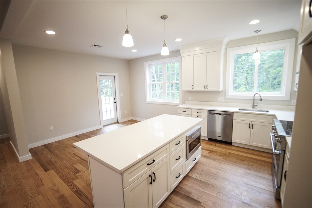 140 Tispaquin Street Middleboro, MA 02346 - Photo 9 of 39