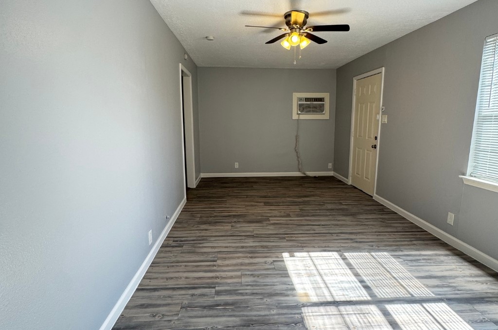 3270 Christopher Street Beaumont, TX 77708 - Photo 5 of 17