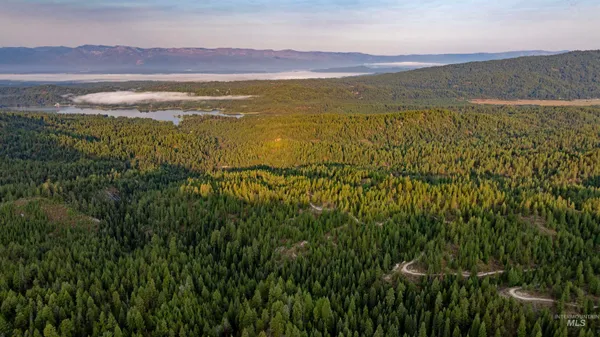 $22,500,000 | 1 Warm Lake Road, Cascade, ID 83611