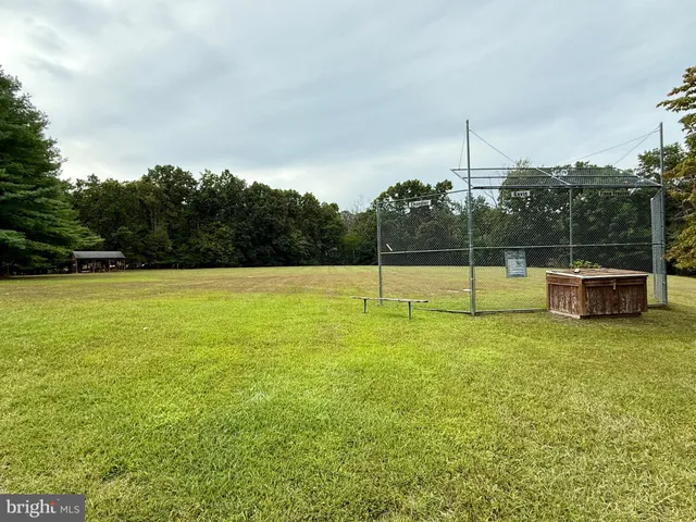 a view of a tennis court