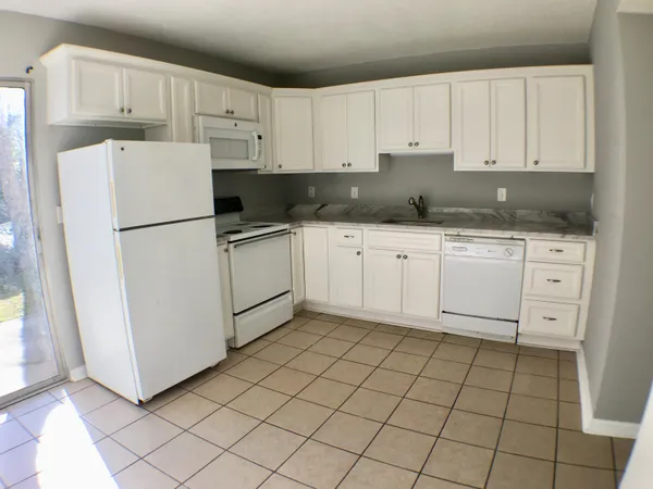 $1,700 | 507 Stinson Drive, Unit 11A, Charleston, SC 29407
