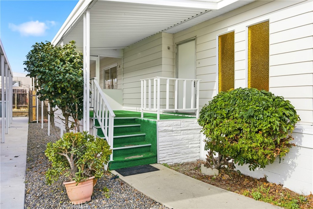 300 North Rampart Street, Unit 152 Orange, CA 92868 - Photo 3 of 29