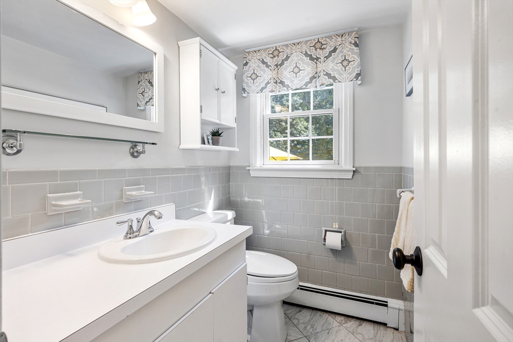20 Brewster Road Hingham, MA 02043 - Photo 19 of 32 Gallery Image 19