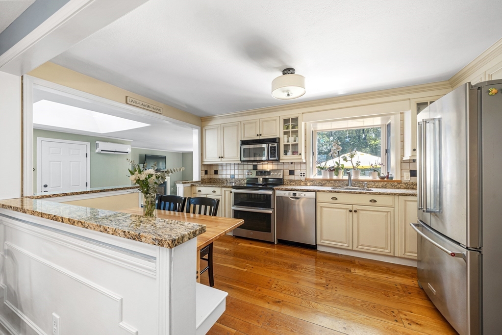 20 Brewster Road Hingham, MA 02043 - Photo 8 of 32 Gallery Image 8