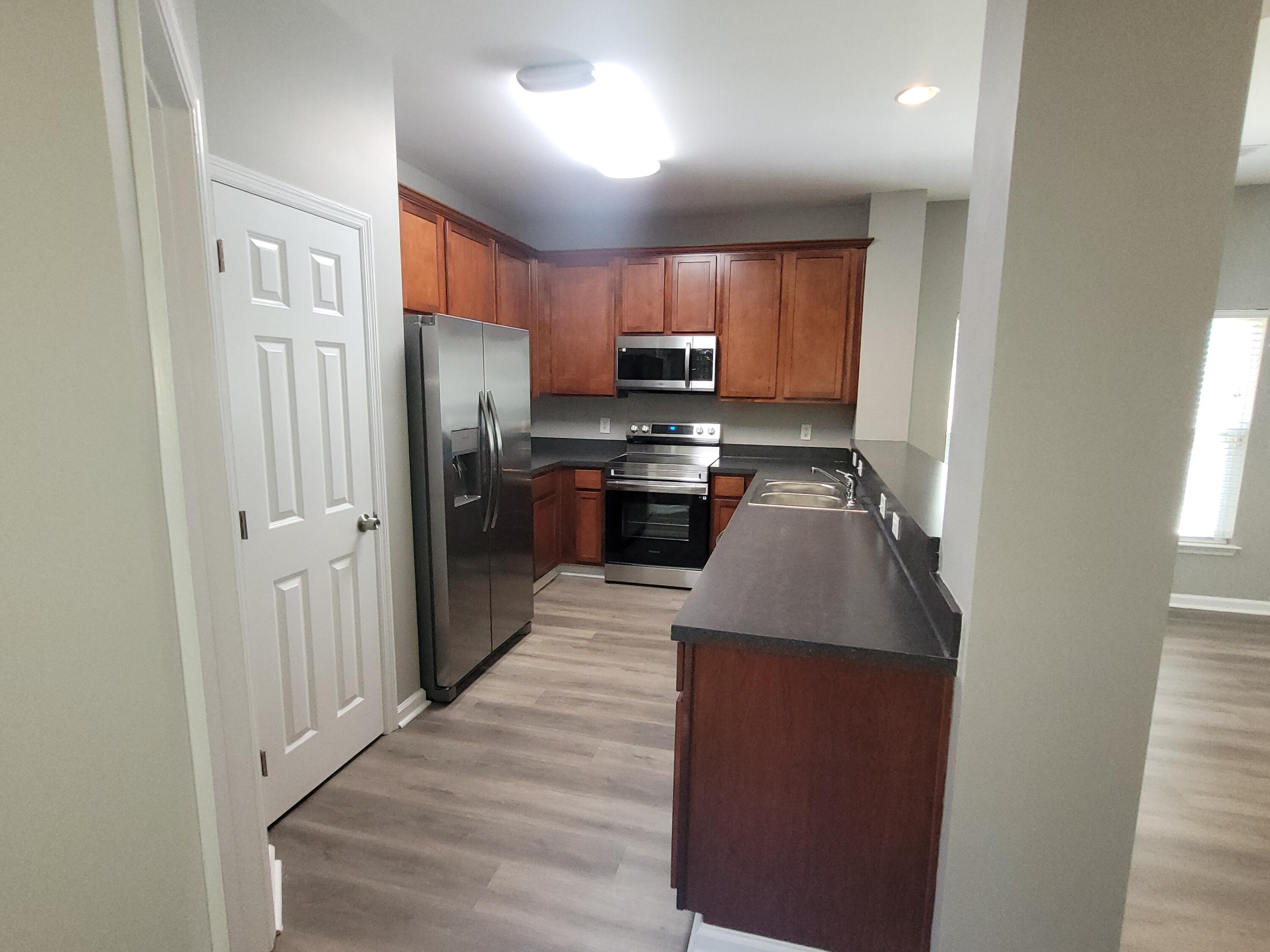 244 Westbrooke Road Summerville, SC 29486 - Photo 5 of 26 244 Westbrook kitchen