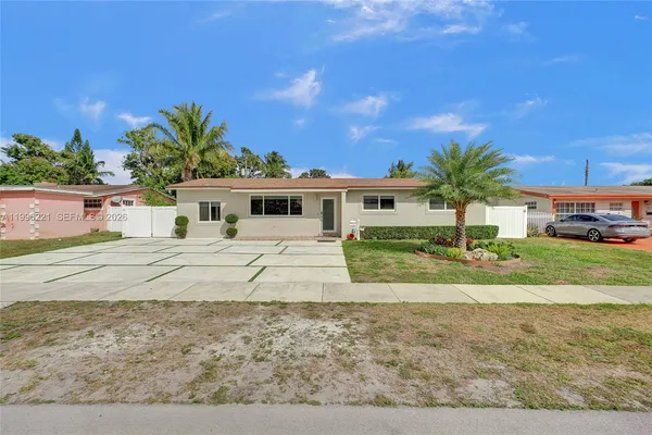 $3,900 | 19625 Northwest 6th Place, Miami Gardens, FL 33169