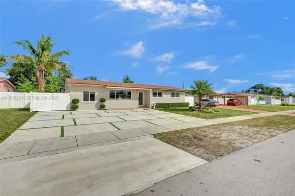 $3,900 | 19625 Northwest 6th Place, Miami Gardens, FL 33169