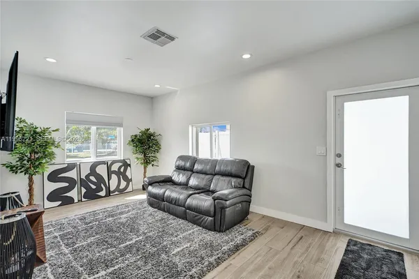 $3,900 | 19625 Northwest 6th Place, Miami Gardens, FL 33169