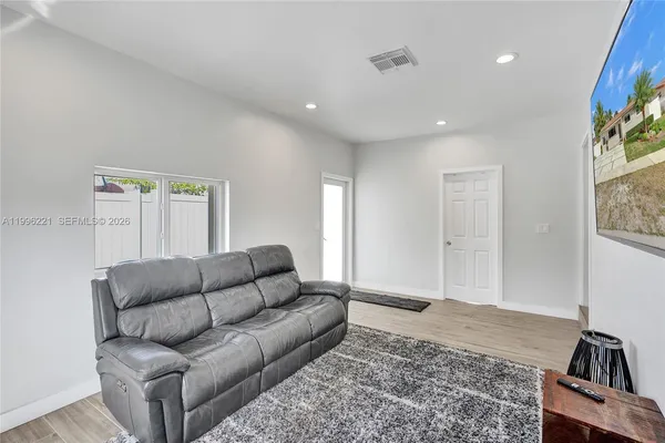 $3,900 | 19625 Northwest 6th Place, Miami Gardens, FL 33169