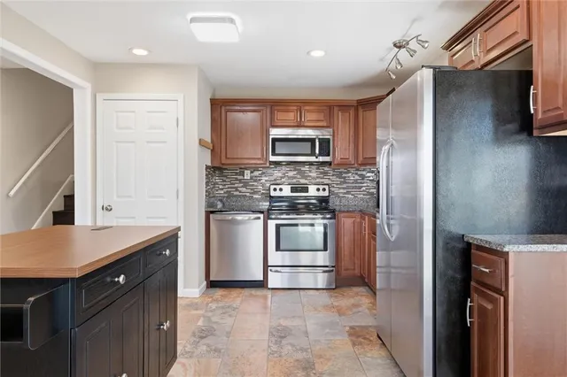 $279,000 | 8002 Campbell Street, Kansas City, MO 64131