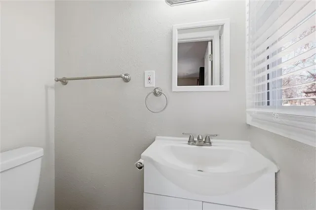 $279,000 | 8002 Campbell Street, Kansas City, MO 64131