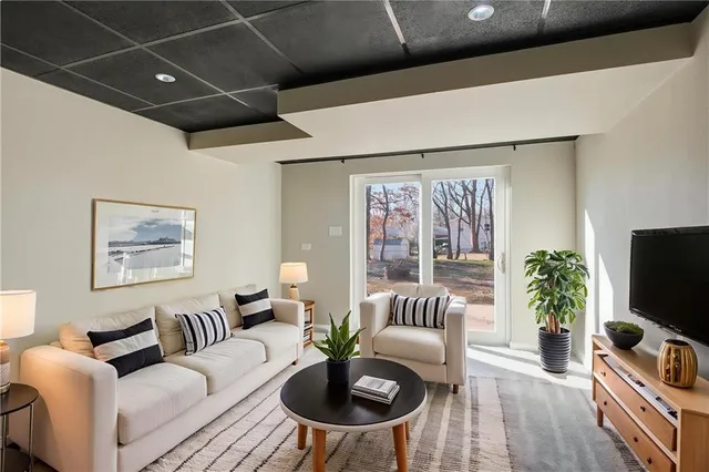 $279,000 | 8002 Campbell Street, Kansas City, MO 64131