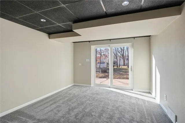 $279,000 | 8002 Campbell Street, Kansas City, MO 64131