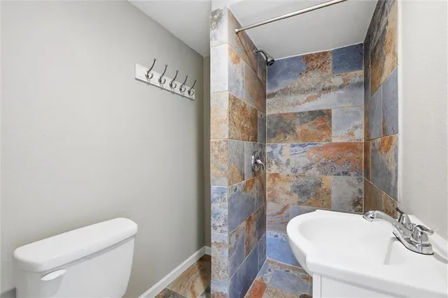 $279,000 | 8002 Campbell Street, Kansas City, MO 64131