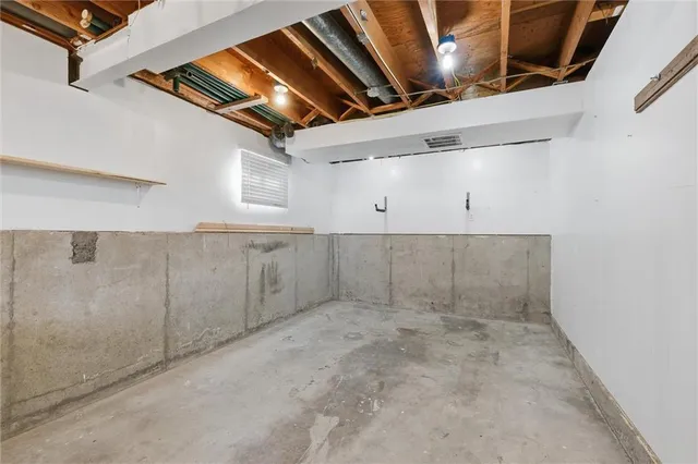 $279,000 | 8002 Campbell Street, Kansas City, MO 64131