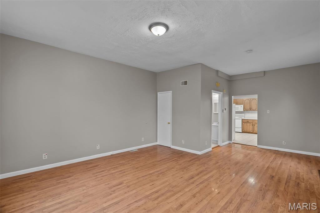 4267 Miami Street St. Louis, MO 63116 - Photo 3 of 40