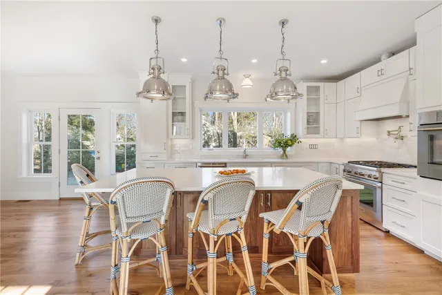 $1,585,000 | 1 Knowlton Court, Bristol, RI 02809