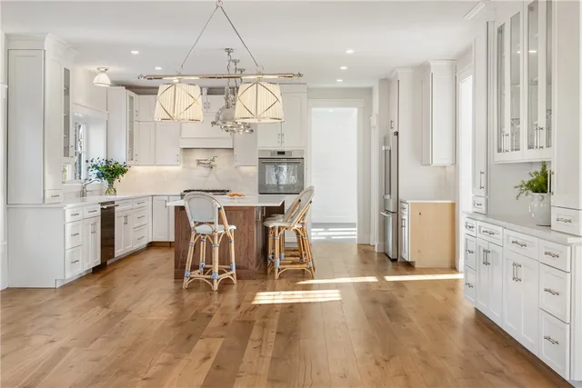 $1,585,000 | 1 Knowlton Court, Bristol, RI 02809