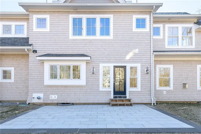 $1,585,000 | 1 Knowlton Court, Bristol, RI 02809