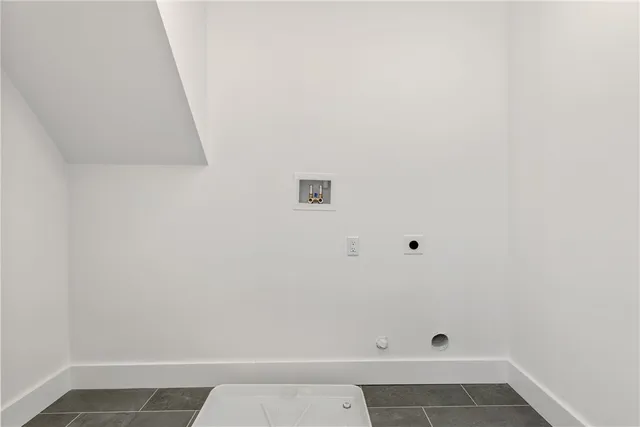 $1,585,000 | 1 Knowlton Court, Bristol, RI 02809