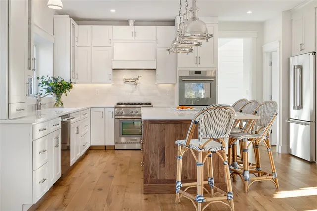 $1,585,000 | 1 Knowlton Court, Bristol, RI 02809