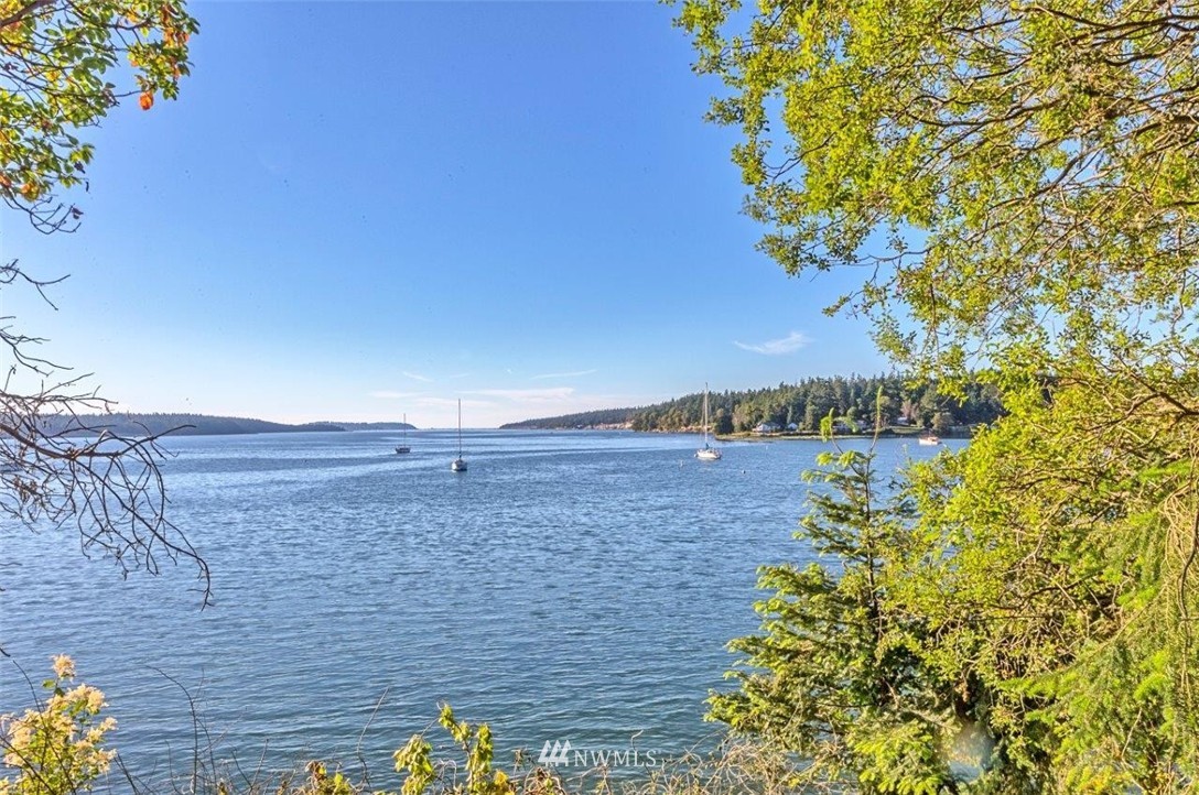 1211 Griffith Point Road Nordland, WA 98358 - Photo 2 of 25