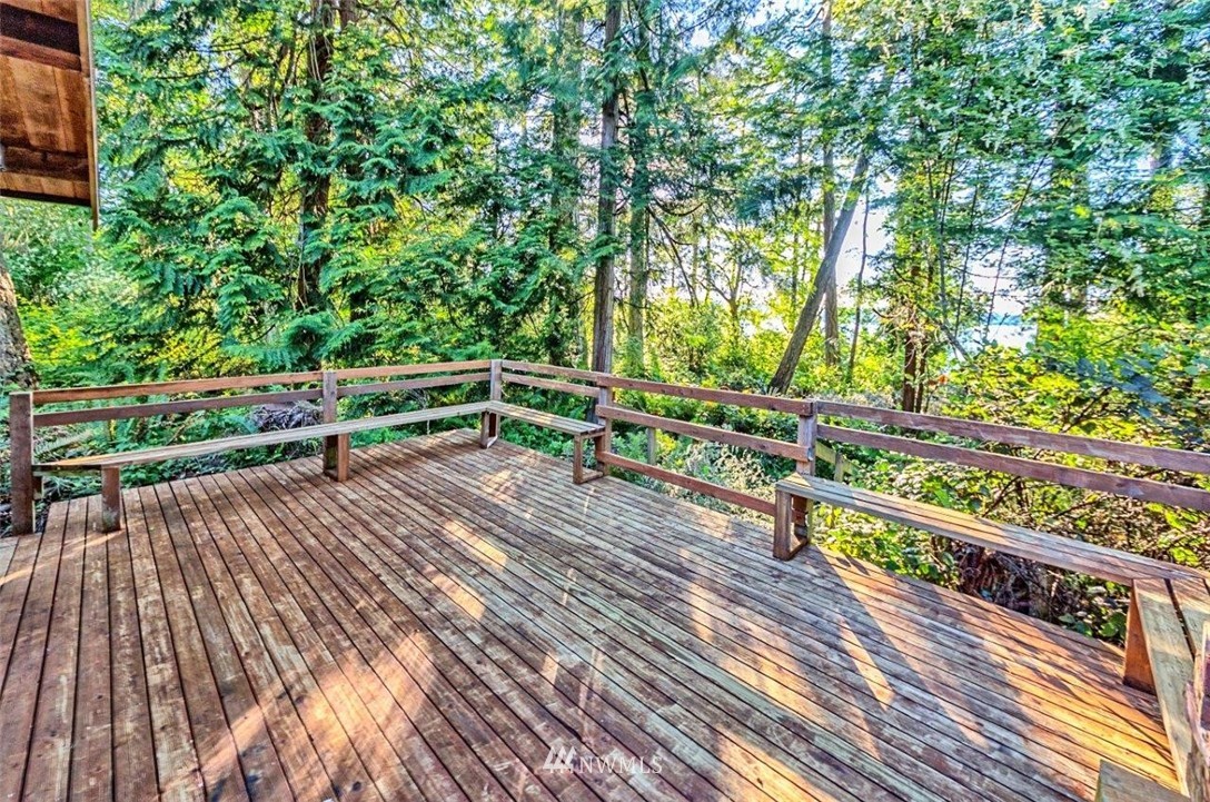 1211 Griffith Point Road Nordland, WA 98358 - Photo 4 of 25
