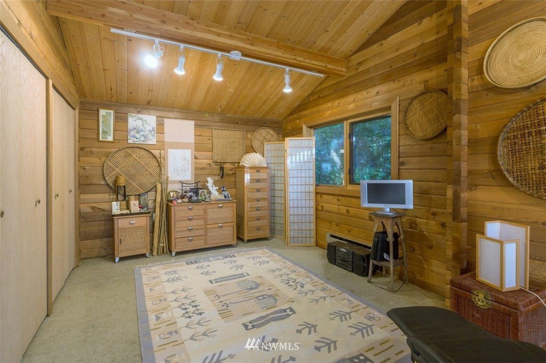 1211 Griffith Point Road Nordland, WA 98358 - Photo 8 of 25
