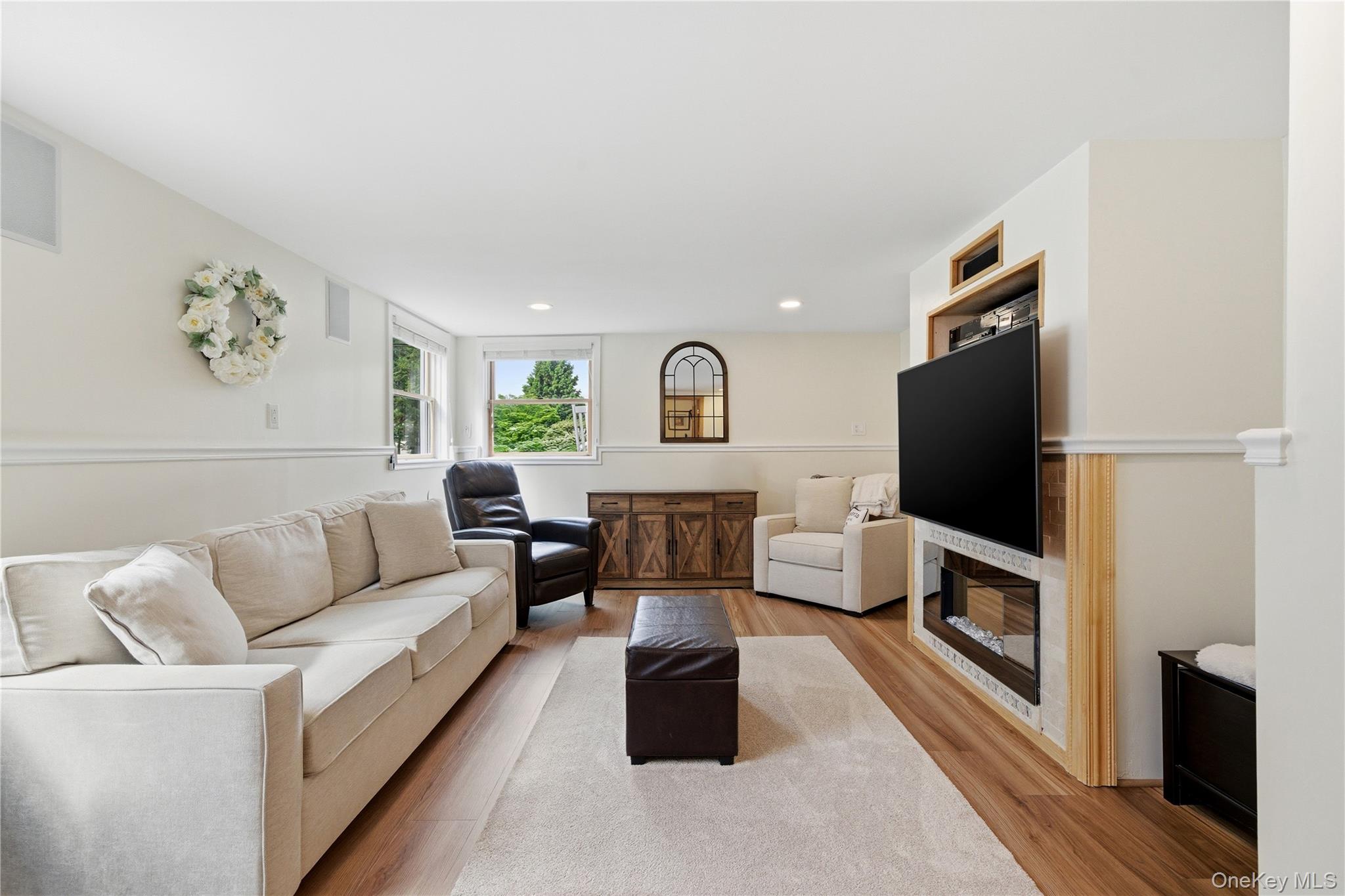 82 Sunset Road Bay Shore, NY 11706 - Photo 25 of 38