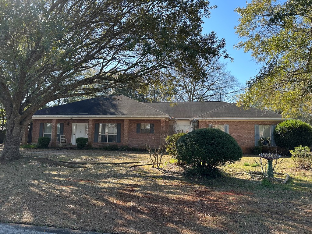 403 West Roxbury Road Dothan, AL 36305 - Photo 2 of 34