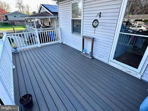 $325,000 | 212 North Vine Street, Clayton, NJ 08312