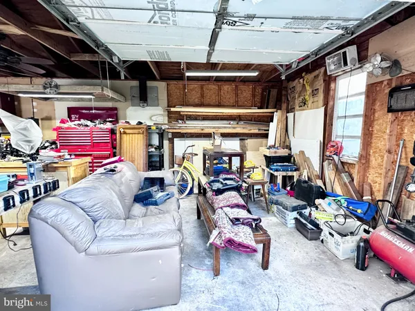 $325,000 | 212 North Vine Street, Clayton, NJ 08312