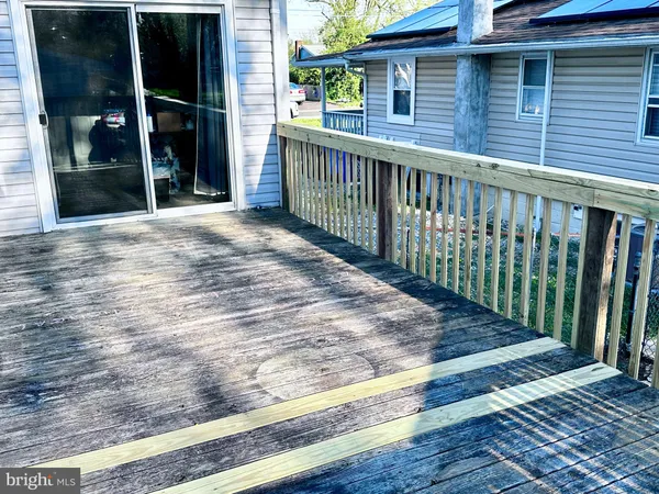 $325,000 | 212 North Vine Street, Clayton, NJ 08312