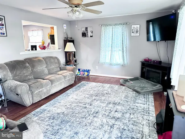 $325,000 | 212 North Vine Street, Clayton, NJ 08312