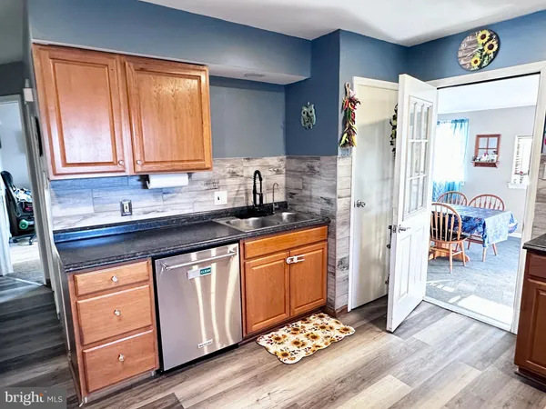 $325,000 | 212 North Vine Street, Clayton, NJ 08312