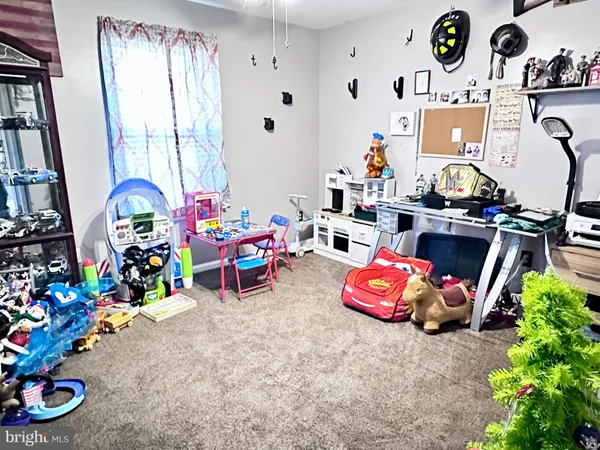 $325,000 | 212 North Vine Street, Clayton, NJ 08312