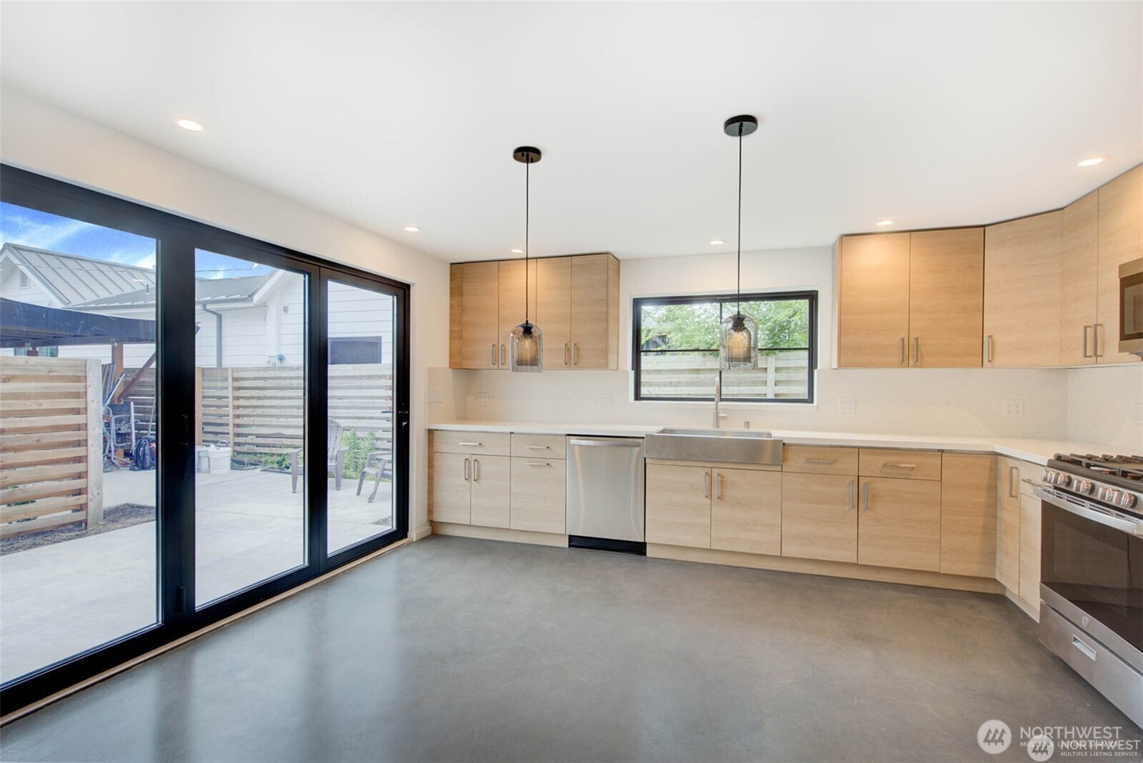 4606 Northeast 47th Street Seattle, WA 98105 - Photo 24 of 36