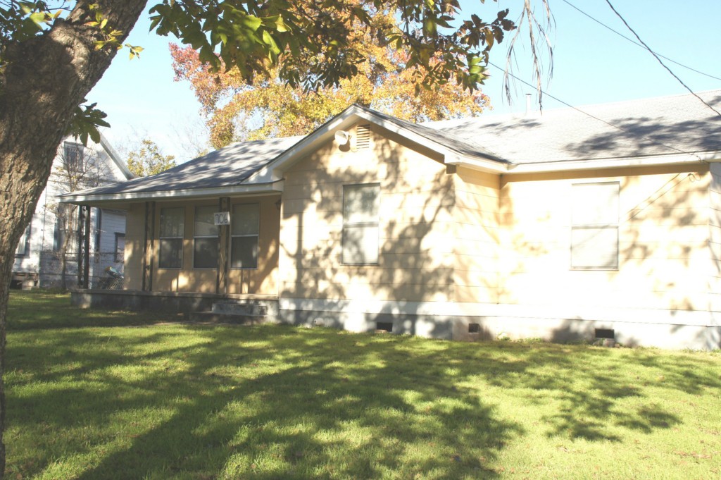 706 East 2nd Street Elgin, TX 78621 - Photo 1 of 1 Gallery Image 1