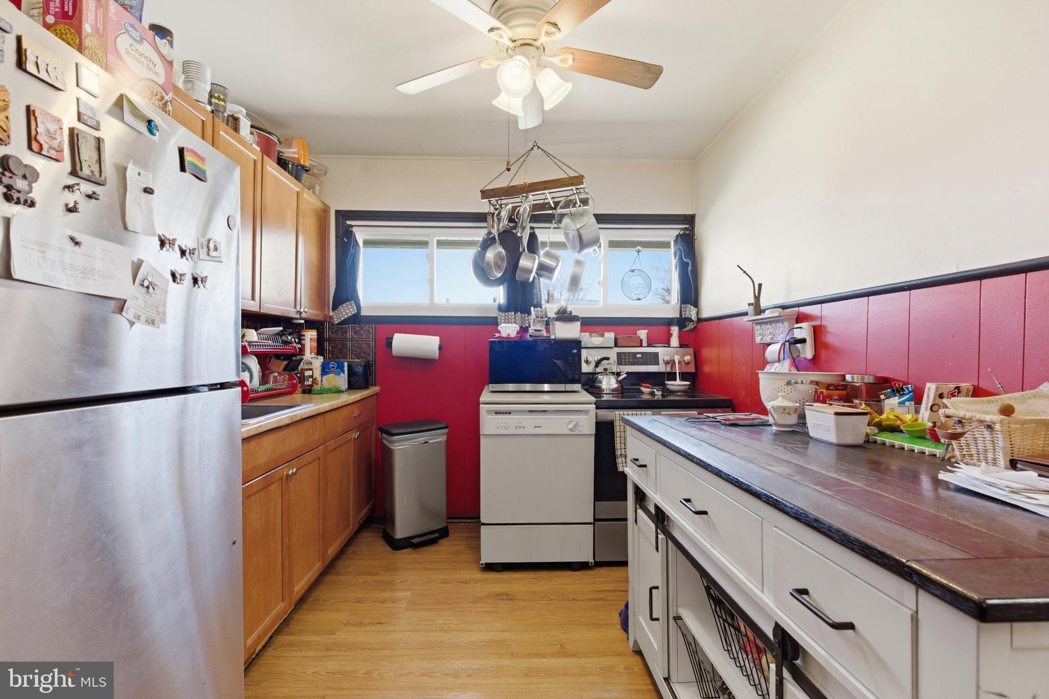 8 Inlet Road Levittown, PA 19057 - Photo 6 of 32 Gallery Image 6