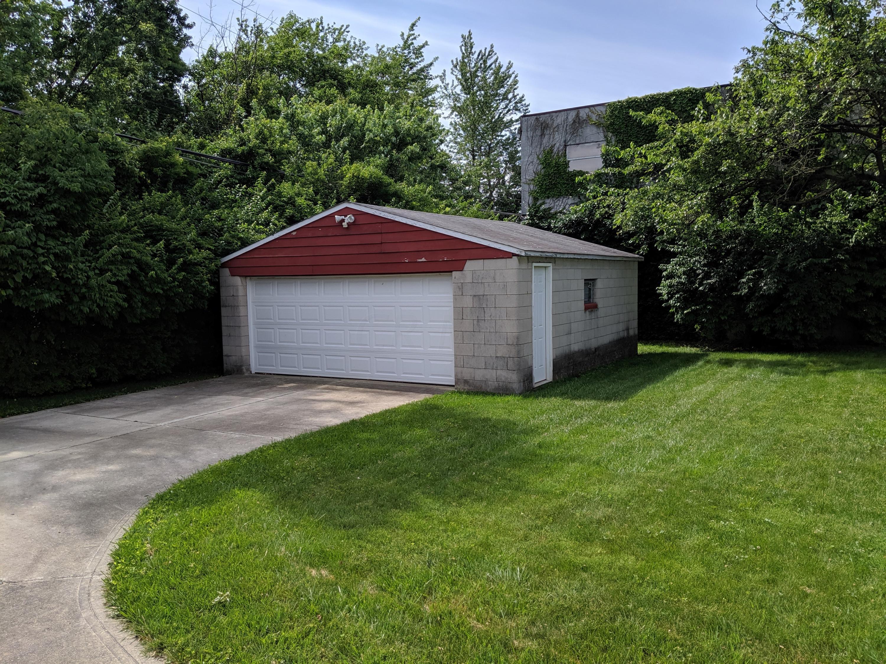 952 Demorest Road Columbus, OH 43204 - Photo 3 of 17 Gallery Image 3