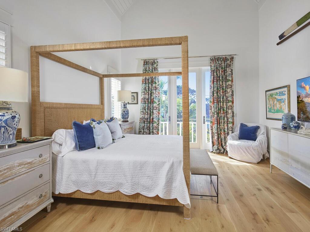 909 10th Avenue South Naples, FL 34102 - Photo 17 of 36