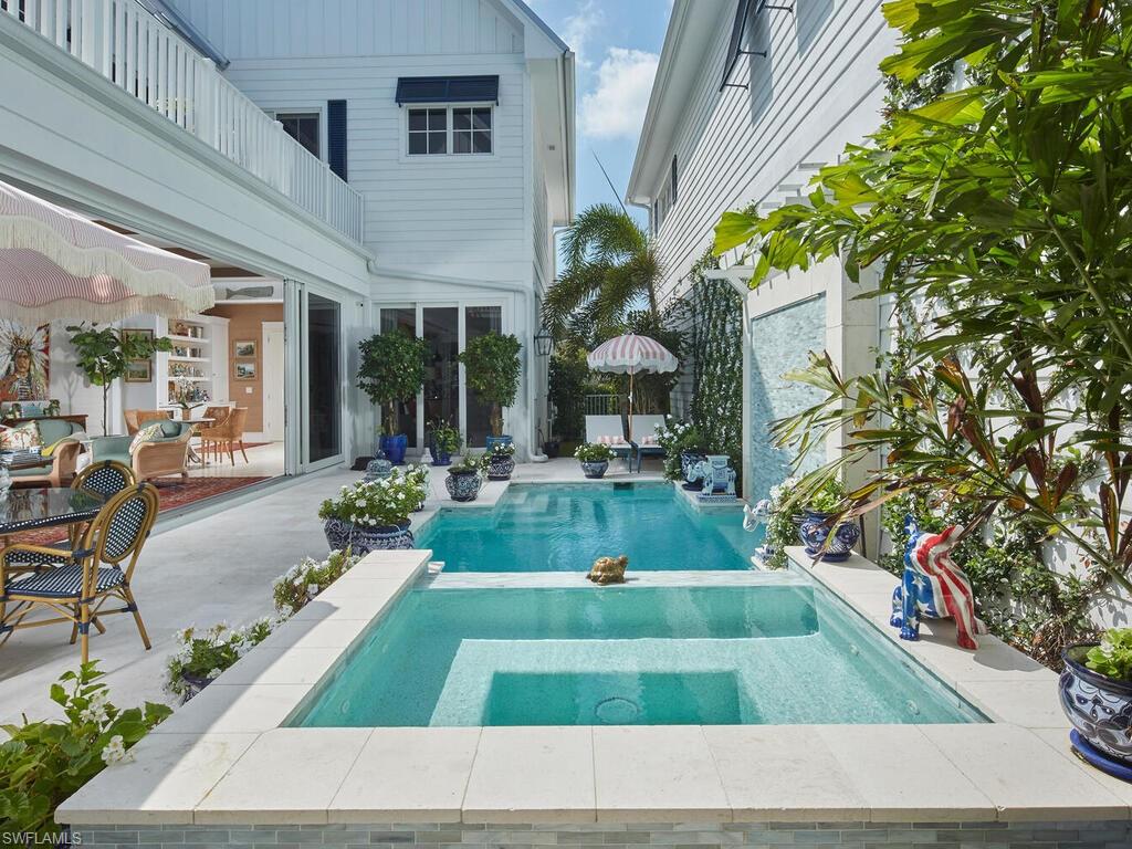 909 10th Avenue South Naples, FL 34102 - Photo 30 of 36