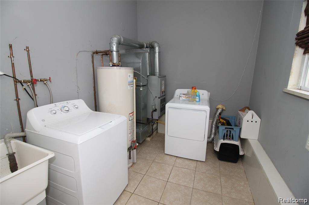 23366 Hoover Road Warren, MI 48089 - Photo 20 of 26 IMG_6335.JPG