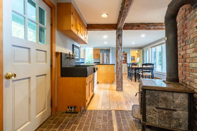 $1,350,000 | 732 Under The Mountain Road, Londonderry, VT 05155